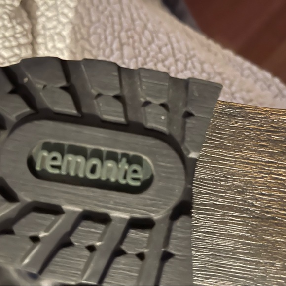 Black Remonte leather flannel lined boots. Never worn. Excellent condition - Picture 4 of 7